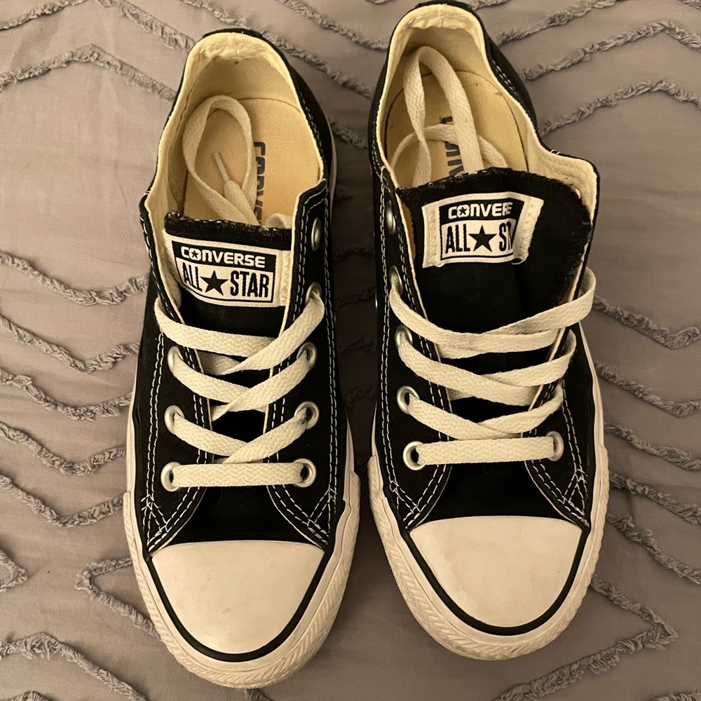 black low rise converse
